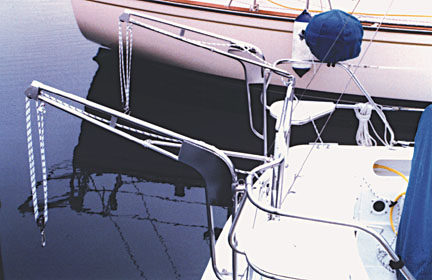 Dinghy davit systems and dinghy davits for inflatable boat davit