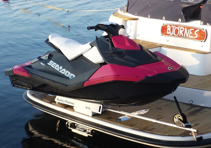 Dinghy davits and davit systems for inflatable boats